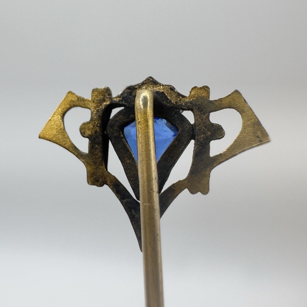 Antique Stick Pin Art Nouveau Blue Glass Gold Tone Openwork Cravat Lapel Hat Pin - Picture 6 of 9